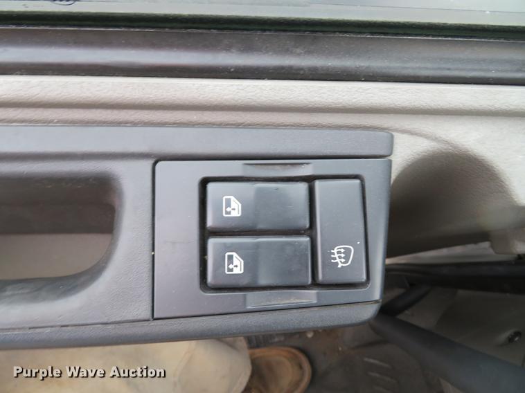 image for item DG3813 2013 Kenworth K370 box truck