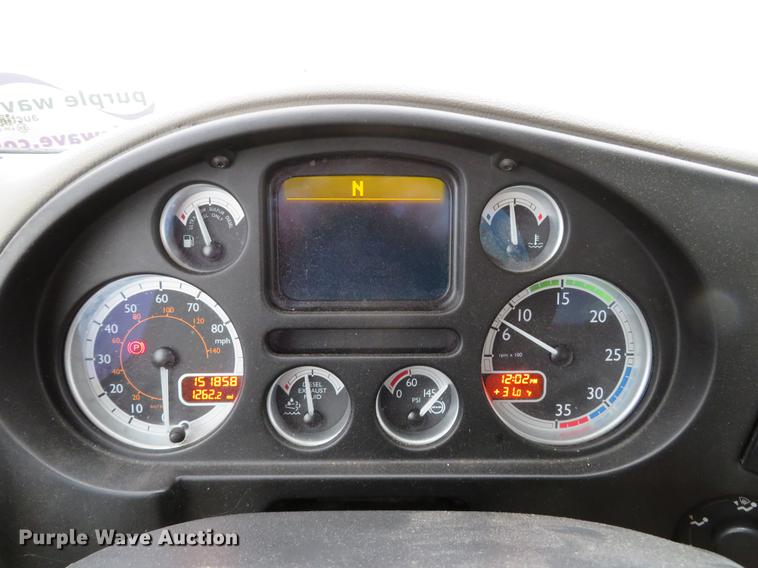 image for item DG3813 2013 Kenworth K370 box truck