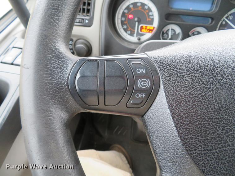 image for item DG3813 2013 Kenworth K370 box truck