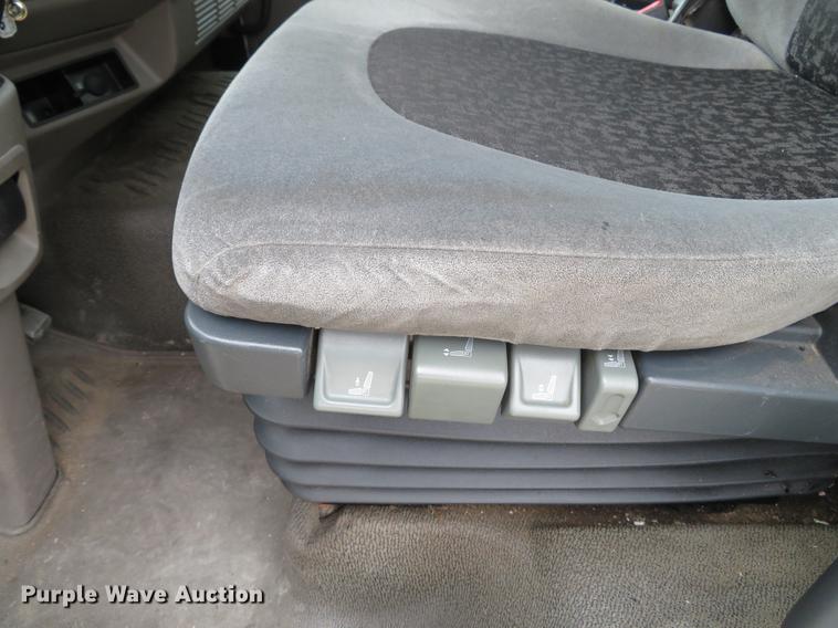 image for item DG3813 2013 Kenworth K370 box truck