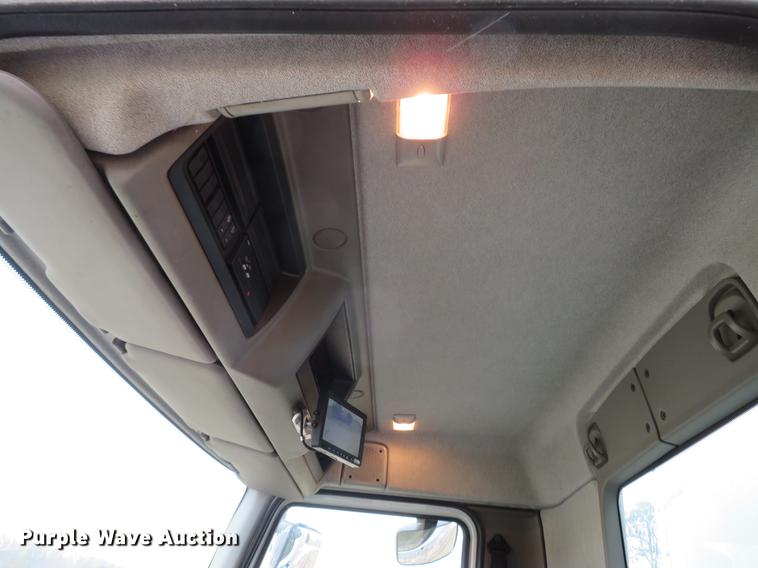 image for item DG3813 2013 Kenworth K370 box truck