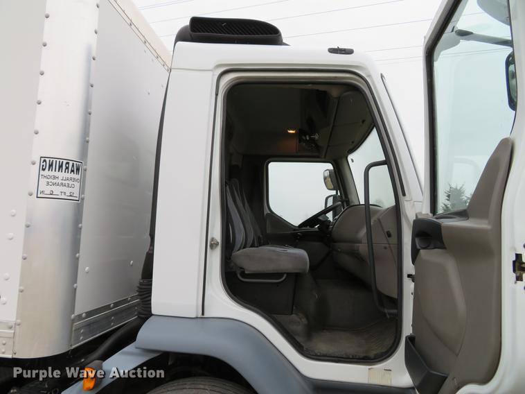 image for item DG3813 2013 Kenworth K370 box truck