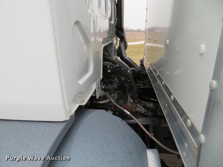 image for item DG3813 2013 Kenworth K370 box truck