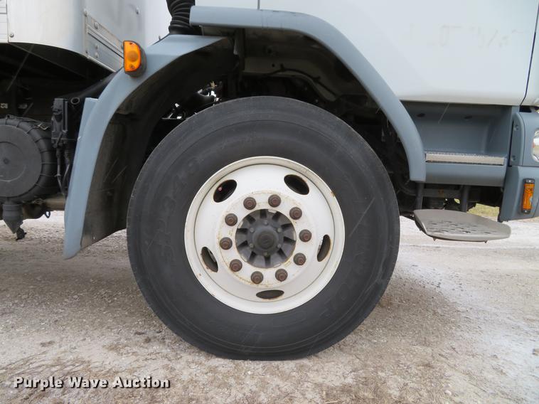 image for item DG3813 2013 Kenworth K370 box truck