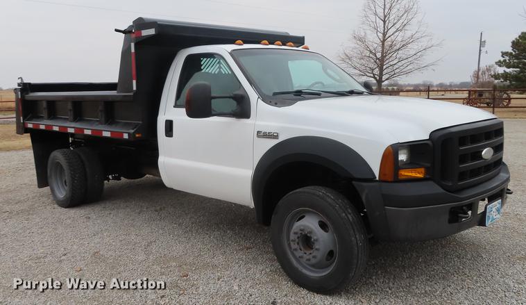 image for item DN9137 2006 Ford F550 Super Duty dump truck