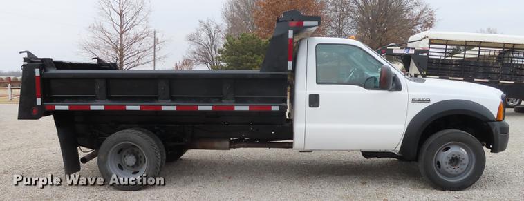 image for item DN9137 2006 Ford F550 Super Duty dump truck