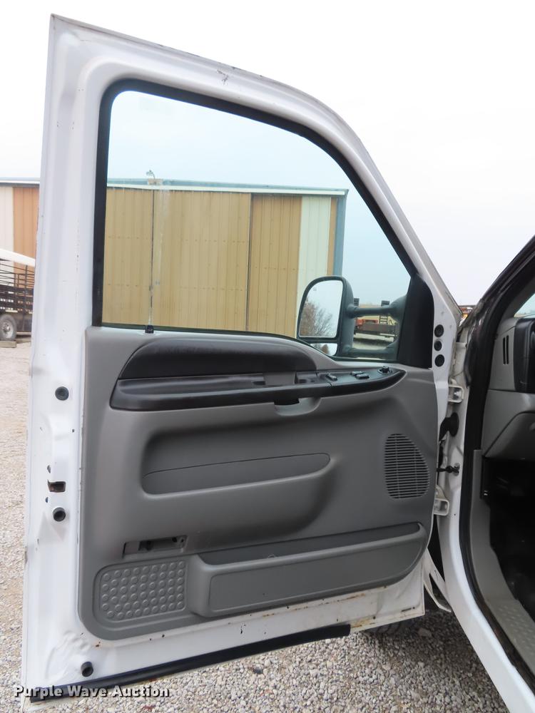 image for item DN9137 2006 Ford F550 Super Duty dump truck