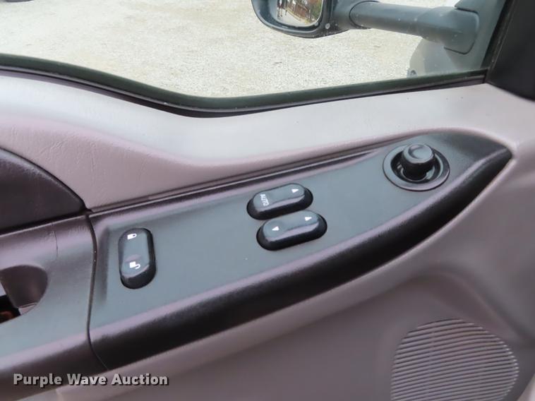 image for item DN9137 2006 Ford F550 Super Duty dump truck