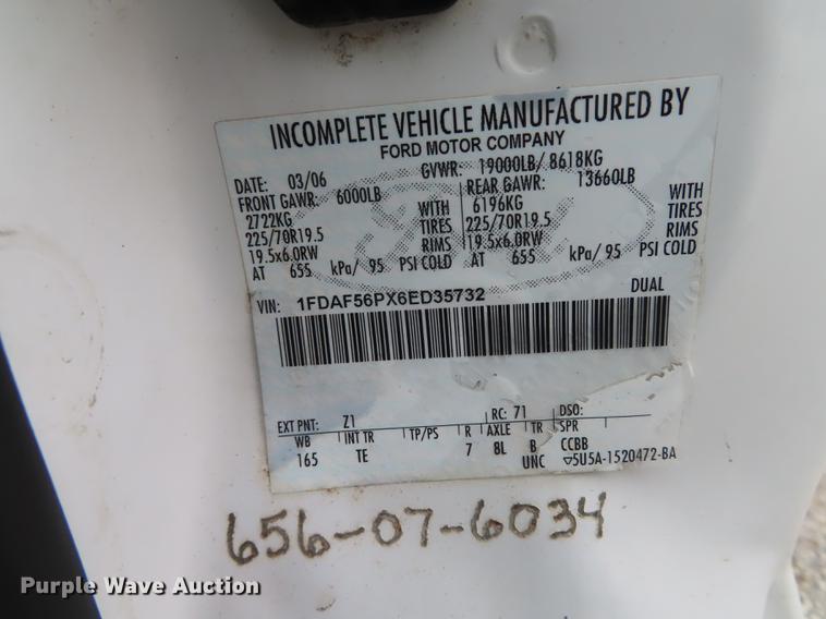 image for item DN9137 2006 Ford F550 Super Duty dump truck