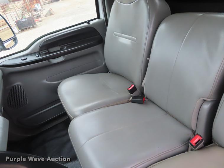 image for item DN9137 2006 Ford F550 Super Duty dump truck