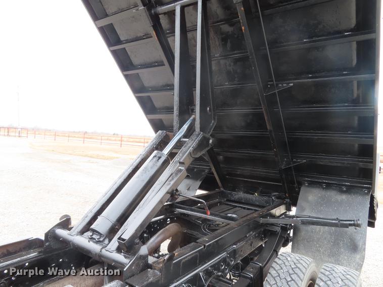 image for item DN9137 2006 Ford F550 Super Duty dump truck
