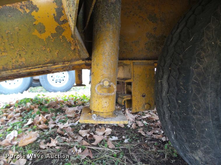 image for item EM9054 1997 shop built equipment trailer