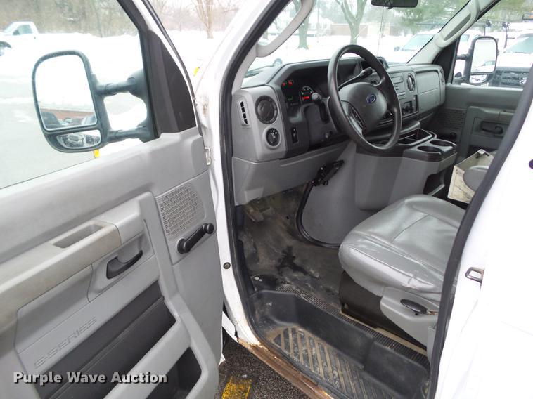 image for item EM9064 2012 Ford E350 Super Duty van