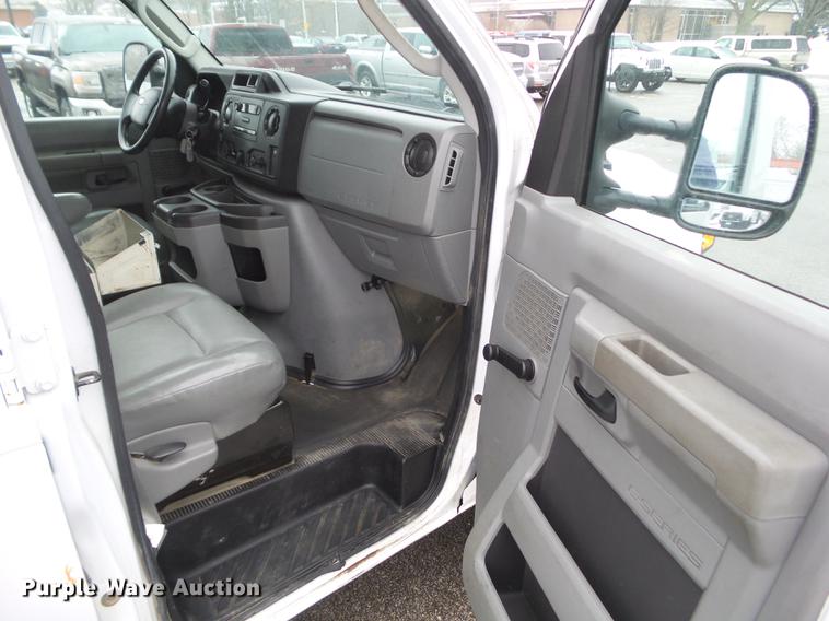 image for item EM9064 2012 Ford E350 Super Duty van