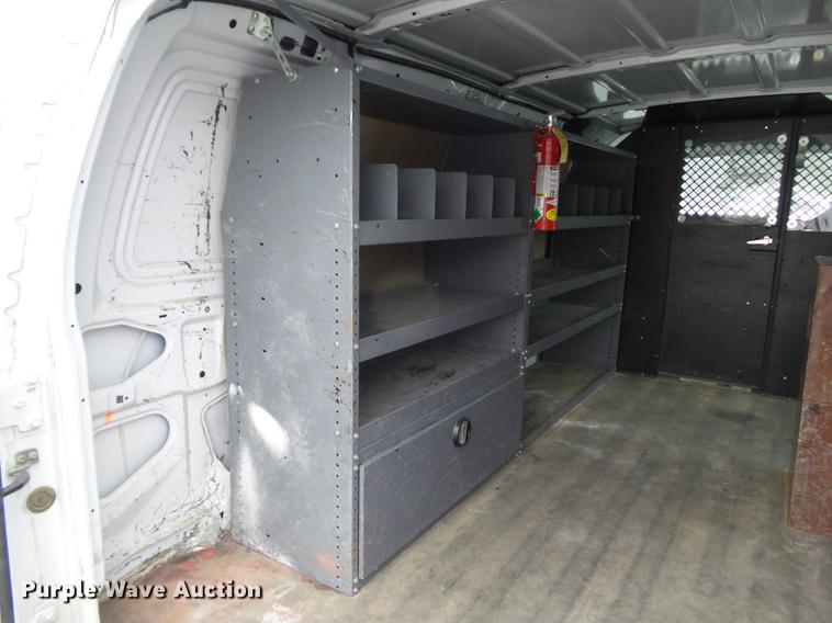 image for item EM9064 2012 Ford E350 Super Duty van