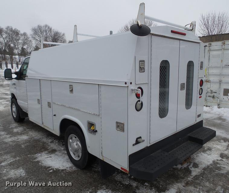 image for item EM9066 2011 Ford E350 Super Duty van