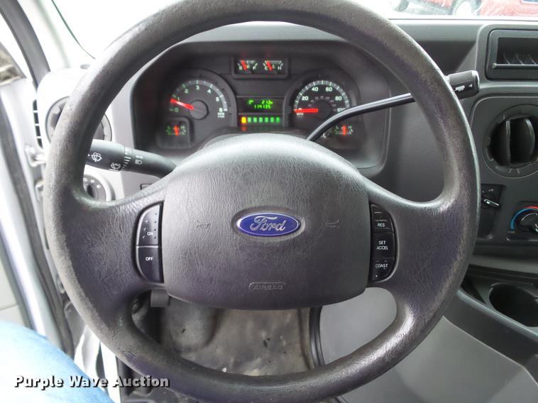 image for item EM9066 2011 Ford E350 Super Duty van