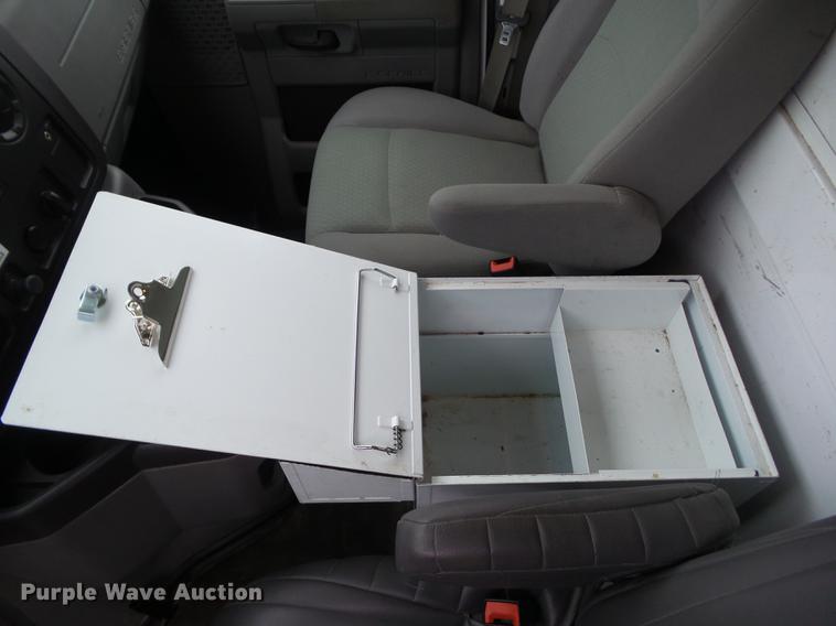 image for item EM9066 2011 Ford E350 Super Duty van