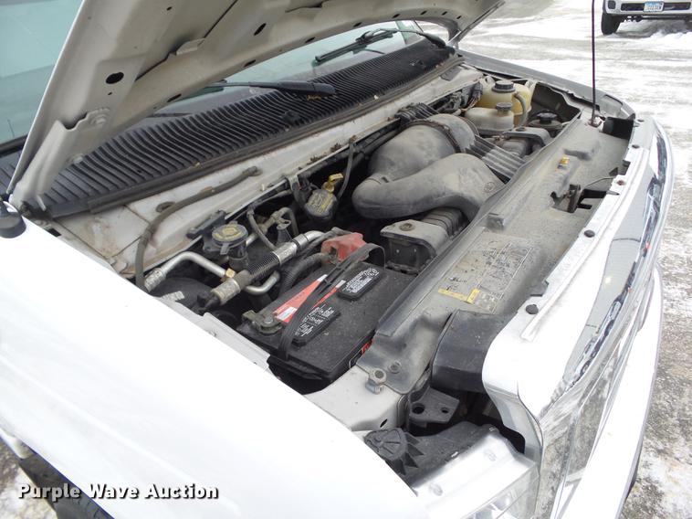 image for item EM9066 2011 Ford E350 Super Duty van