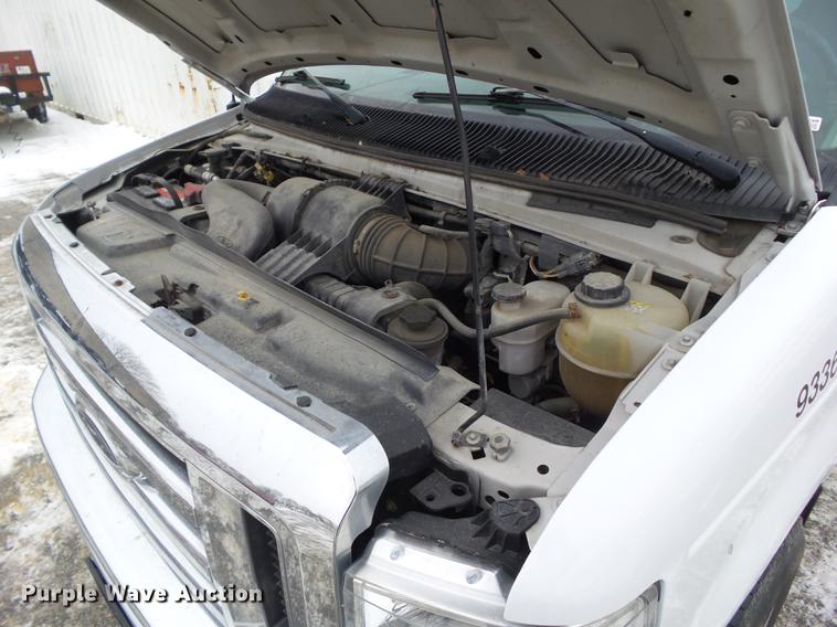 image for item EM9066 2011 Ford E350 Super Duty van
