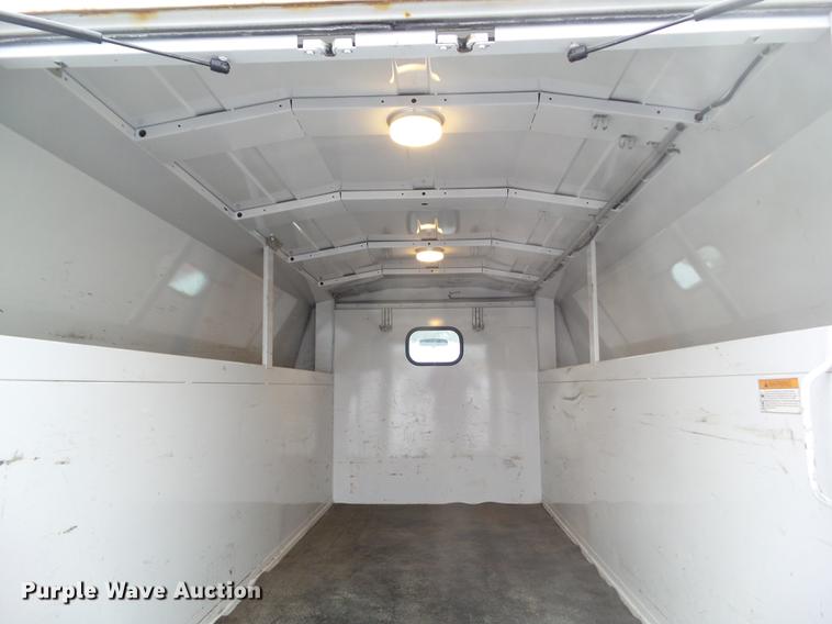 image for item EM9066 2011 Ford E350 Super Duty van