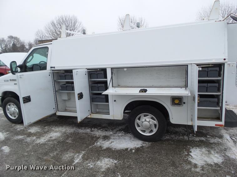 image for item EM9066 2011 Ford E350 Super Duty van