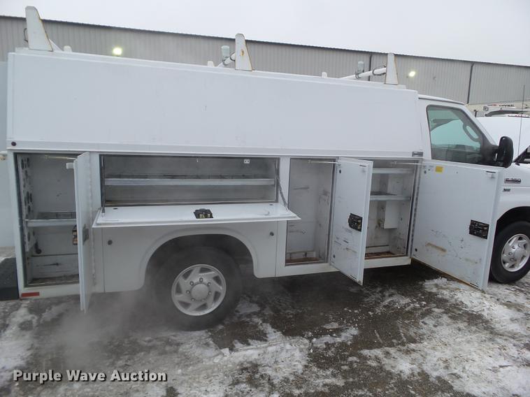 image for item EM9066 2011 Ford E350 Super Duty van