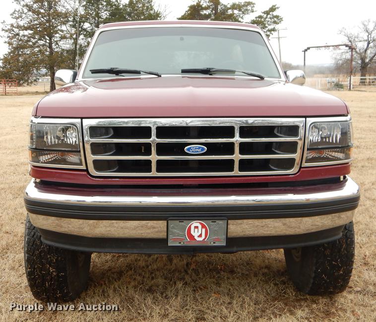 image for item ER9432 1993 Ford Bronco SUV