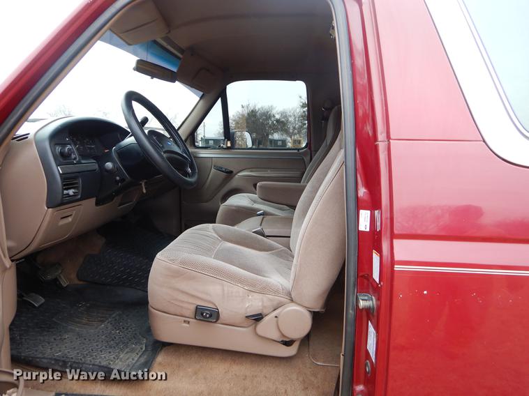 image for item ER9432 1993 Ford Bronco SUV