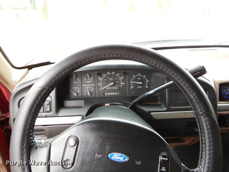 image for item ER9432 1993 Ford Bronco SUV