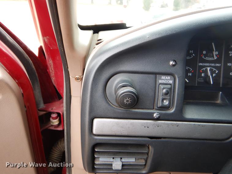 image for item ER9432 1993 Ford Bronco SUV