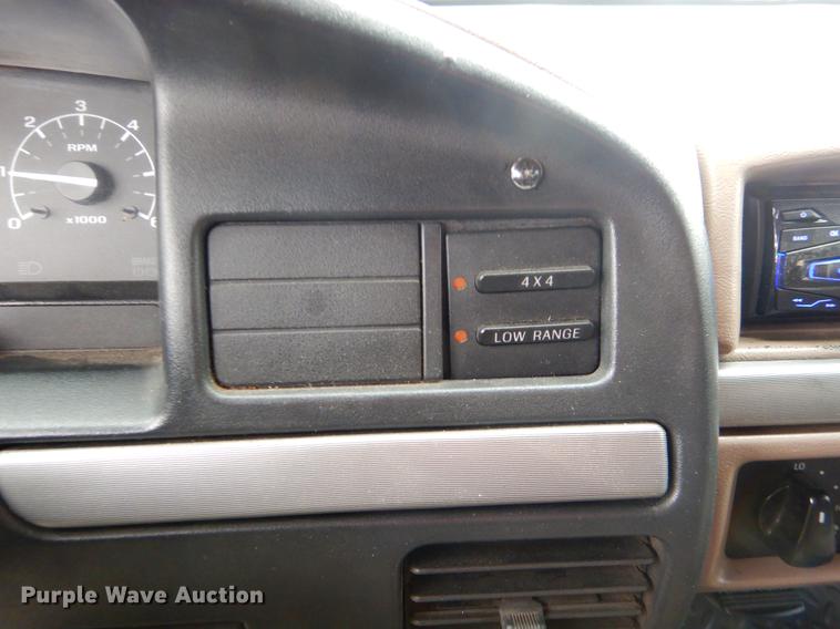 image for item ER9432 1993 Ford Bronco SUV