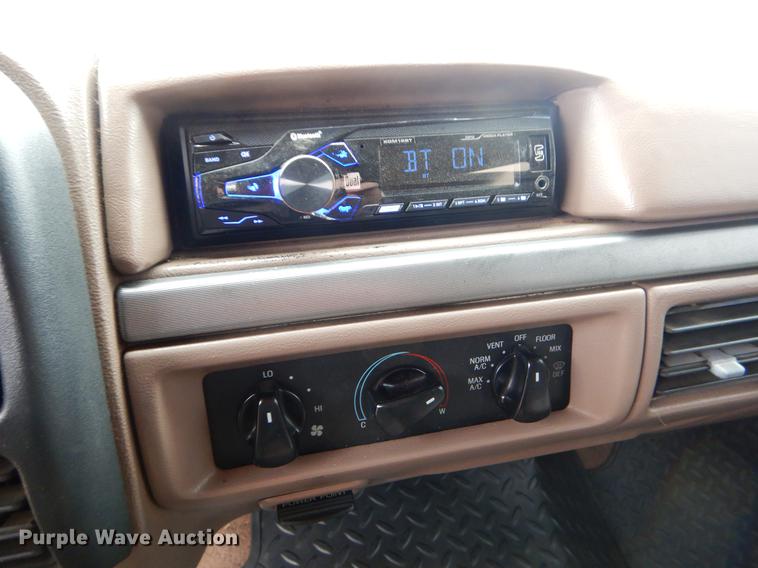 image for item ER9432 1993 Ford Bronco SUV