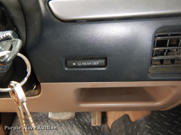 image for item ER9432 1993 Ford Bronco SUV