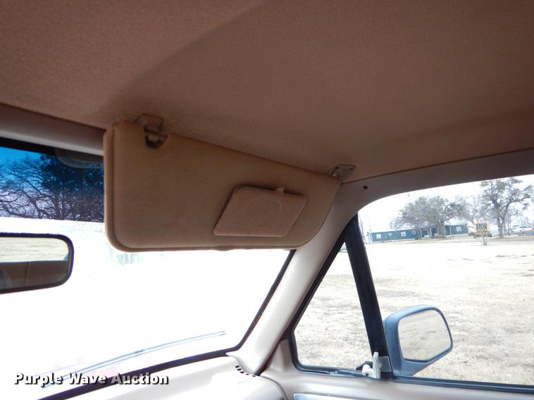 image for item ER9432 1993 Ford Bronco SUV