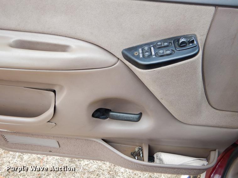 image for item ER9432 1993 Ford Bronco SUV