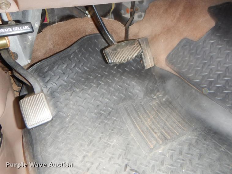 image for item ER9432 1993 Ford Bronco SUV