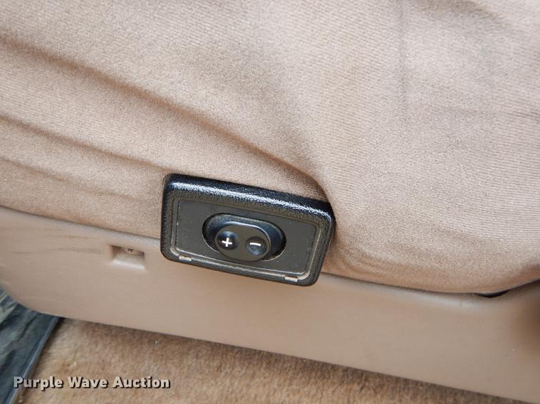 image for item ER9432 1993 Ford Bronco SUV