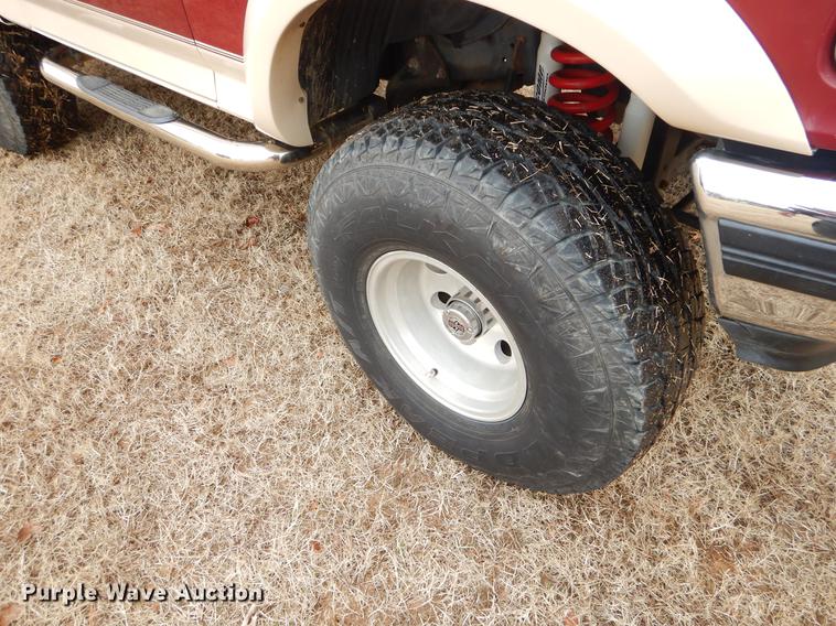 image for item ER9432 1993 Ford Bronco SUV