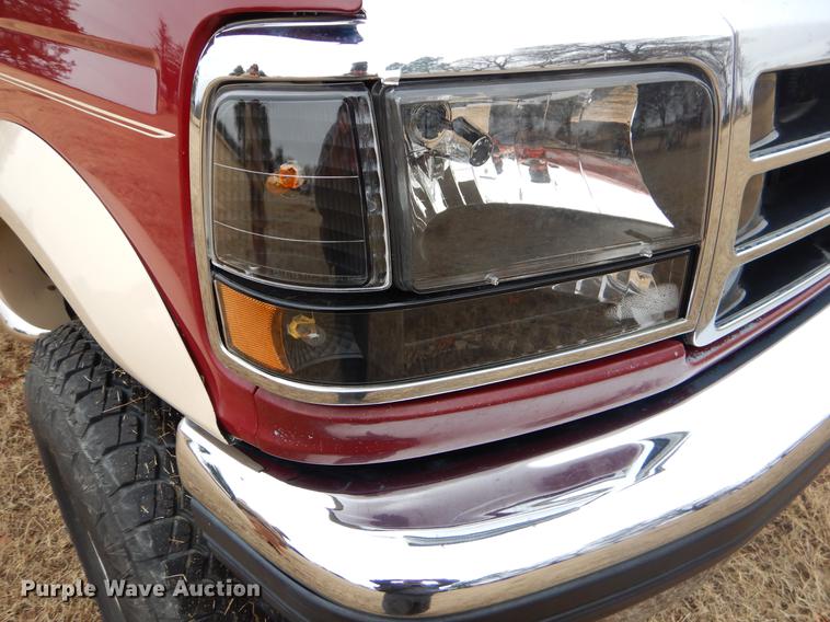 image for item ER9432 1993 Ford Bronco SUV