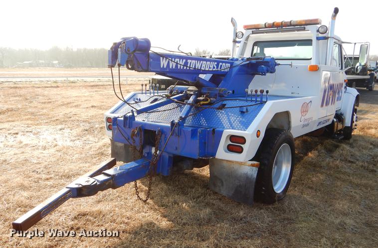 image for item ER9438 1998 International 4700 tow truck
