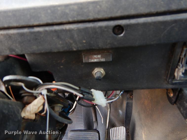 image for item ER9438 1998 International 4700 tow truck