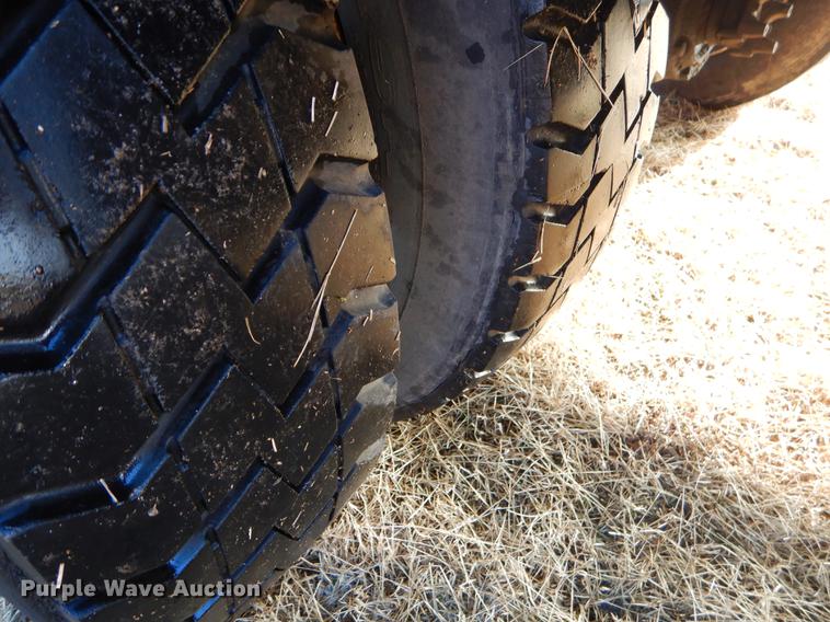 image for item ER9438 1998 International 4700 tow truck