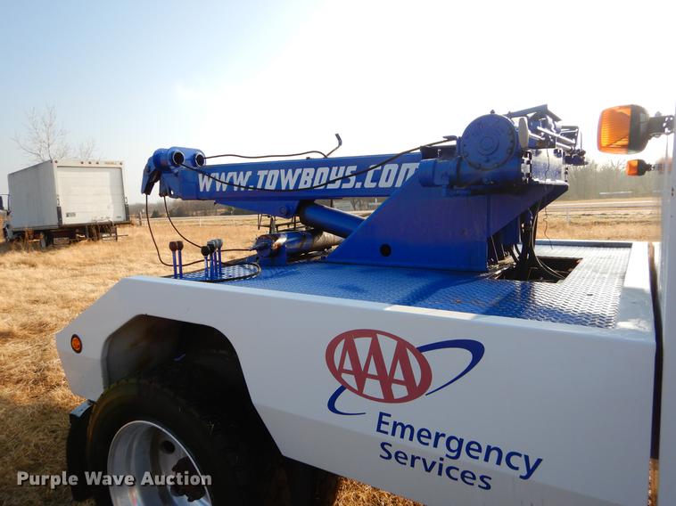 image for item ER9438 1998 International 4700 tow truck