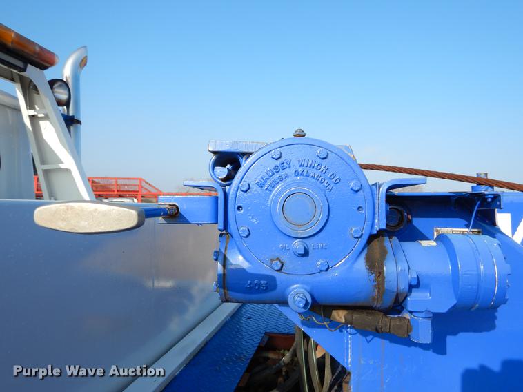 image for item ER9438 1998 International 4700 tow truck