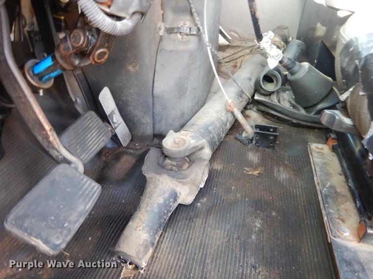 image for item ER9438 1998 International 4700 tow truck