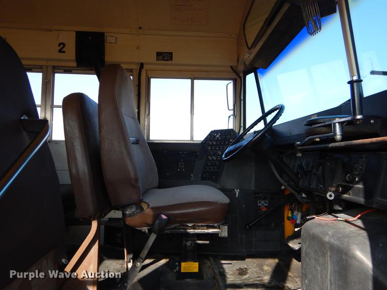 image for item ER9442 1997 International 3800 school bus