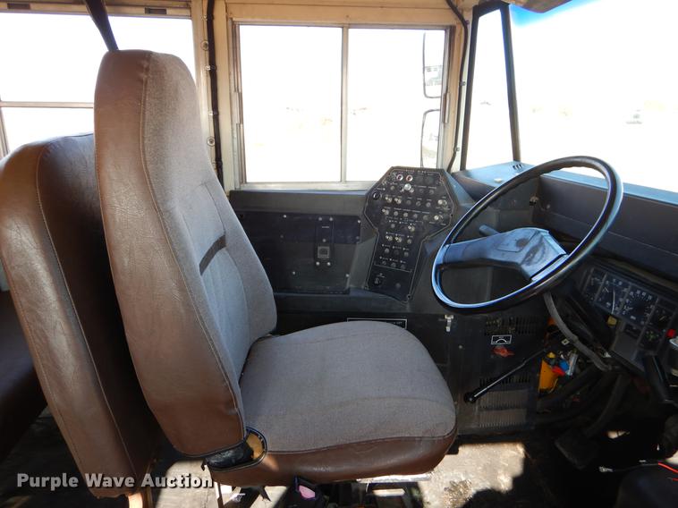 image for item ER9442 1997 International 3800 school bus