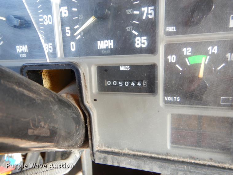 image for item ER9442 1997 International 3800 school bus