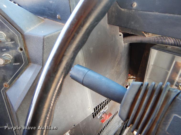 image for item ER9442 1997 International 3800 school bus